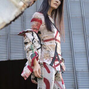 Ozai N Ku Chronicle Top in Graffiti